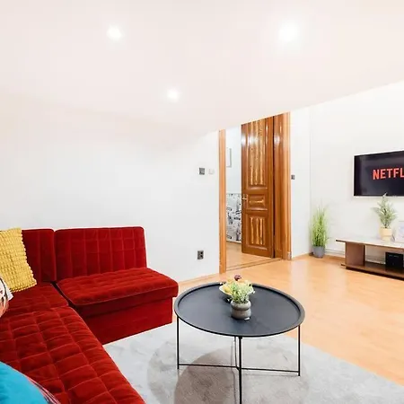 Secluded Spacious Oasis-best Location In Downtown Lägenhet *