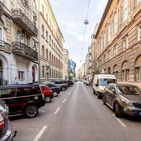 Lägenhet Secluded Spacious Oasis-best Location In Downtown Budapest