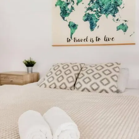 Secluded Spacious Oasis-best Location In Downtown 아파트 *